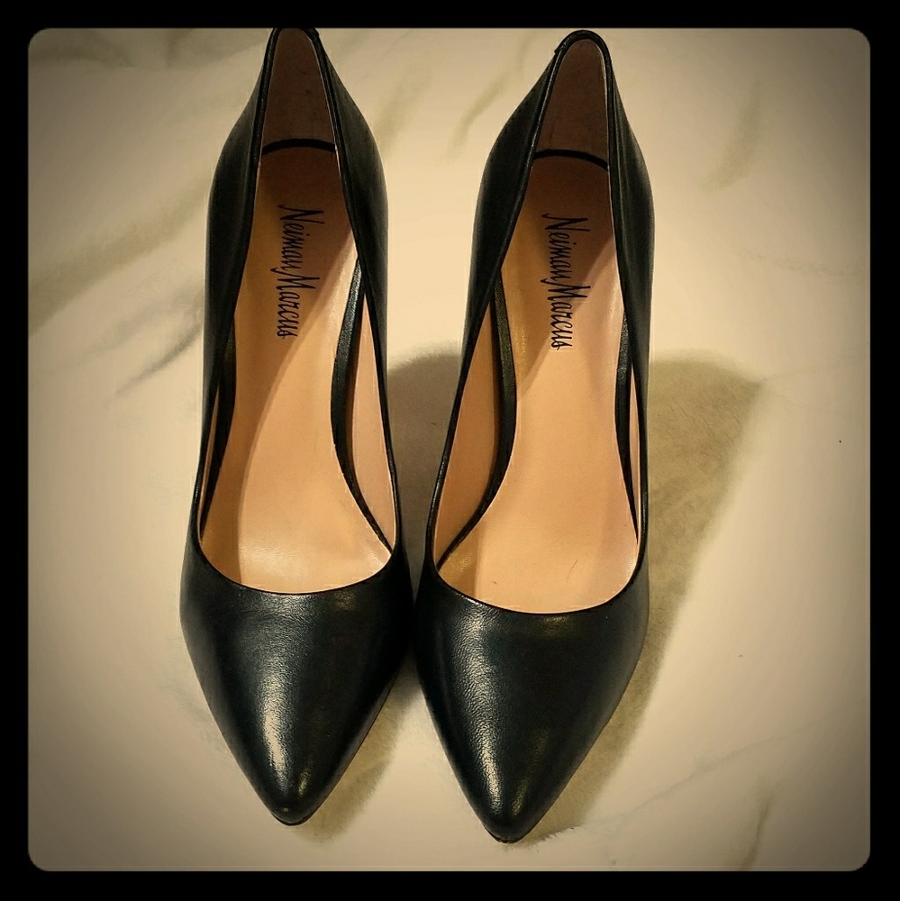 Neiman Marcus Heels Size 7